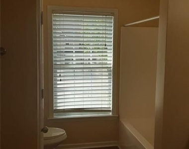 132 Lakeshore Parkway - Photo Thumbnail 39