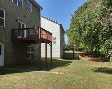 132 Lakeshore Parkway - Photo Thumbnail 16