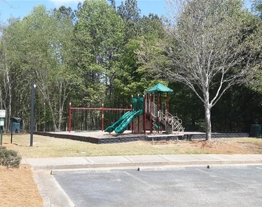 132 Lakeshore Parkway - Photo Thumbnail 14