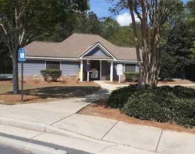132 Lakeshore Parkway - Photo Thumbnail 10