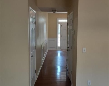 132 Lakeshore Parkway - Photo Thumbnail 46