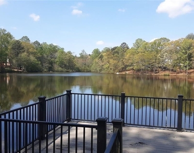 132 Lakeshore Parkway - Photo Thumbnail 6