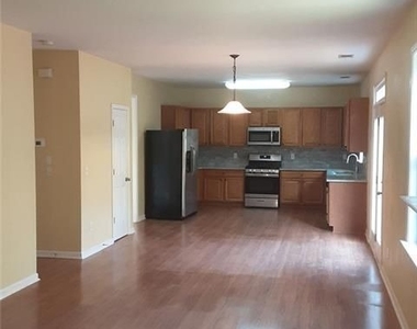 132 Lakeshore Parkway - Photo Thumbnail 48