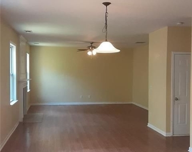 132 Lakeshore Parkway - Photo Thumbnail 47
