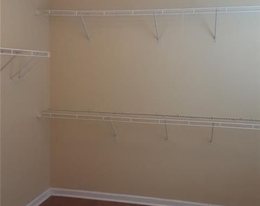 132 Lakeshore Parkway - Photo Thumbnail 32