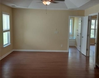 132 Lakeshore Parkway - Photo Thumbnail 35