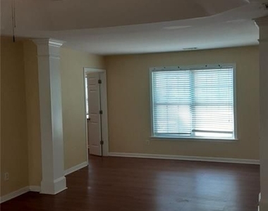 132 Lakeshore Parkway - Photo Thumbnail 33