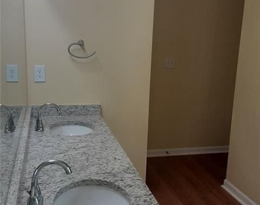 132 Lakeshore Parkway - Photo Thumbnail 28