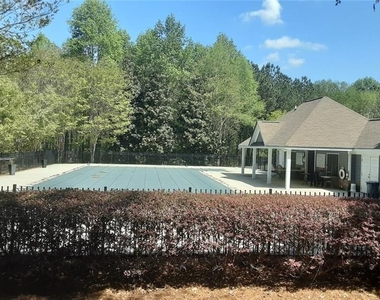 132 Lakeshore Parkway - Photo Thumbnail 8