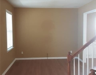 132 Lakeshore Parkway - Photo Thumbnail 52