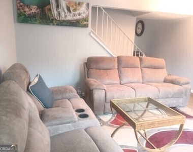3168 Nectarine Circle - Photo Thumbnail 7