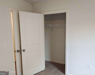556 Pemberton Street - Photo Thumbnail 9