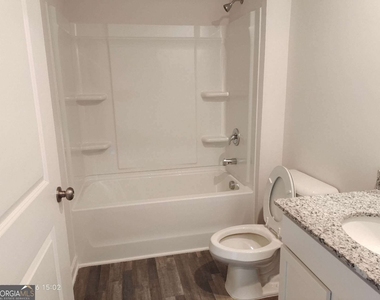 556 Pemberton Street - Photo Thumbnail 10