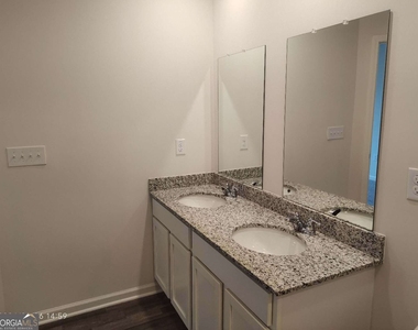 556 Pemberton Street - Photo Thumbnail 5
