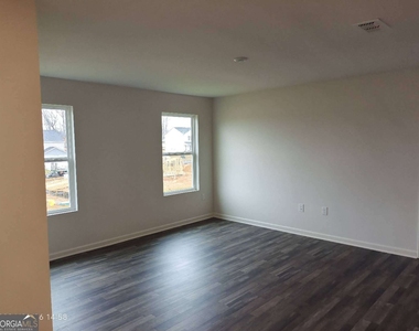 556 Pemberton Street - Photo Thumbnail 2