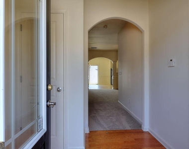 2658 Avanti Way - Photo Thumbnail 10