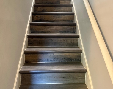 1020 Dassow Court - Photo Thumbnail 10