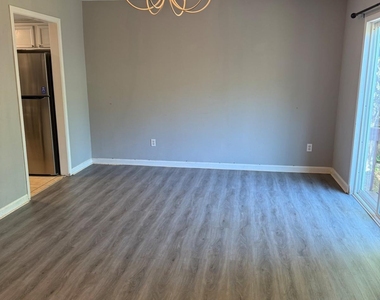 1020 Dassow Court - Photo Thumbnail 8