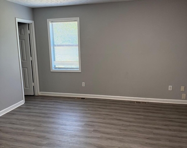 1020 Dassow Court - Photo Thumbnail 11