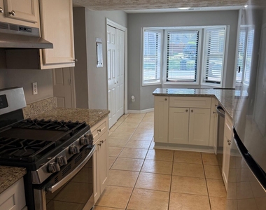 1020 Dassow Court - Photo Thumbnail 4