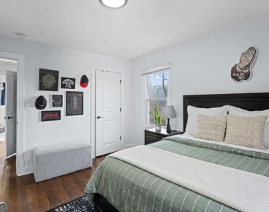 3418 Louise Street - Photo Thumbnail 16
