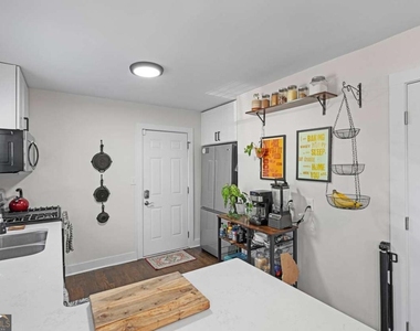 3418 Louise Street - Photo Thumbnail 11