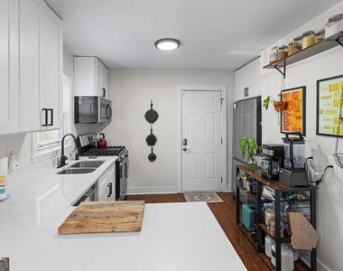 3418 Louise Street - Photo Thumbnail 9