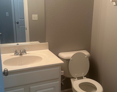 293 Brookview Drive - Photo Thumbnail 5