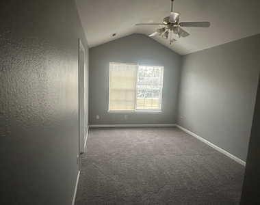 293 Brookview Drive - Photo Thumbnail 16