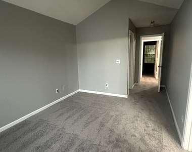 293 Brookview Drive - Photo Thumbnail 20