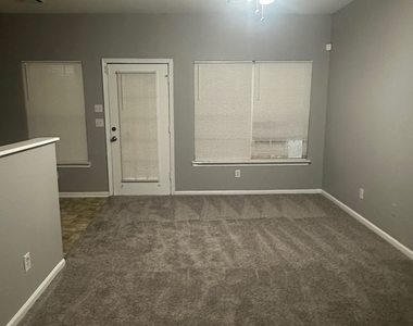 293 Brookview Drive - Photo Thumbnail 7