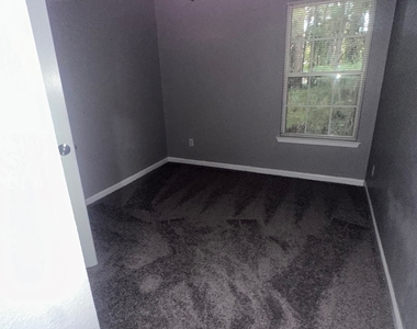293 Brookview Drive - Photo Thumbnail 15
