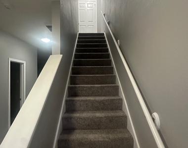 293 Brookview Drive - Photo Thumbnail 11