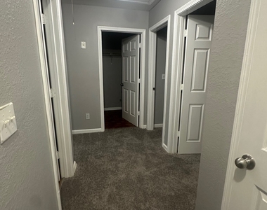293 Brookview Drive - Photo Thumbnail 12