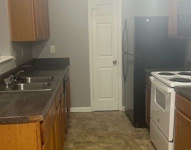 293 Brookview Drive - Photo Thumbnail 8