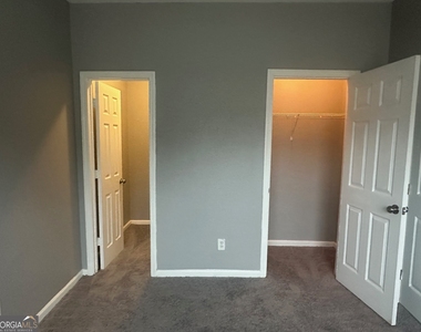 293 Brookview Drive - Photo Thumbnail 2