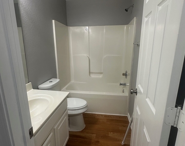 293 Brookview Drive - Photo Thumbnail 13