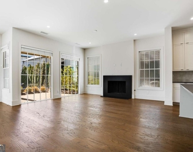 160 4th Street - Photo Thumbnail 6