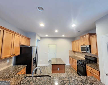 5520 Casey Valley Way - Photo Thumbnail 6
