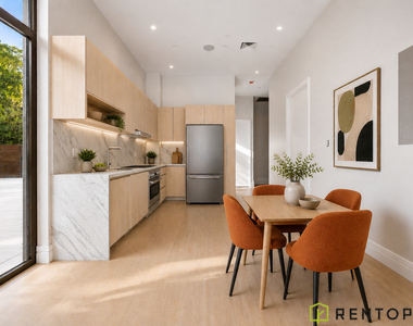 960 Franklin Avenue - Photo Thumbnail 1