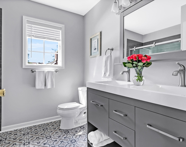 405 Salem Avenue - Photo Thumbnail 21