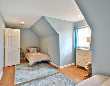 405 Salem Avenue - Photo Thumbnail 28