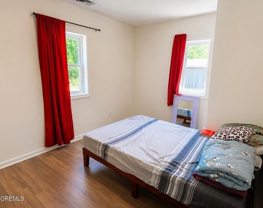 837 Forest Avenue - Photo Thumbnail 6