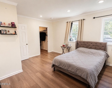 837 Forest Avenue - Photo Thumbnail 8