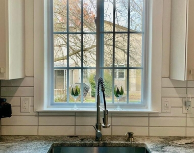 19b Maplewood Drive - Photo Thumbnail 6