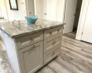 19b Maplewood Drive - Photo Thumbnail 4