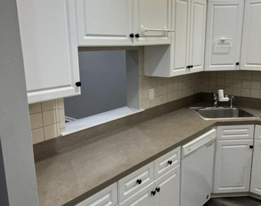 254 Bromley Place - Photo Thumbnail 4