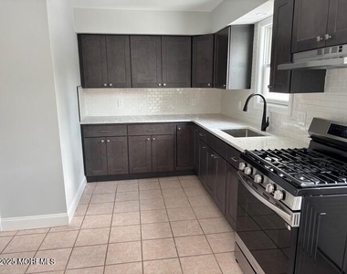 148 Bayshore Drive - Photo Thumbnail 5