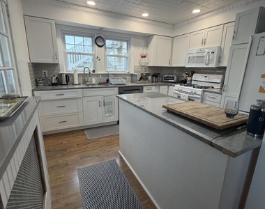 67 E Street - Photo Thumbnail 3