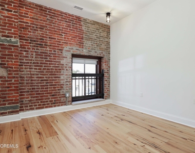 179 Chelsea Avenue - Photo Thumbnail 8